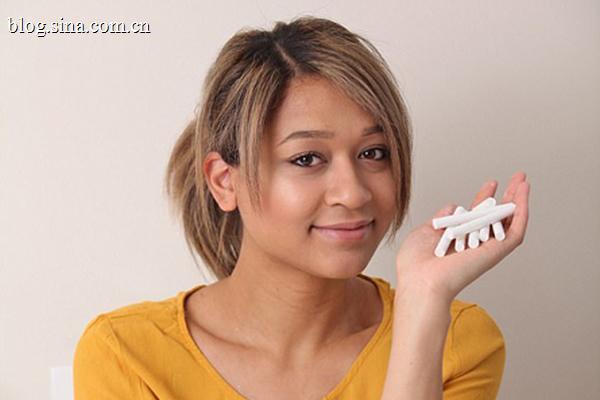 怪癖！英女子怀孕期间每天吃十根粉笔